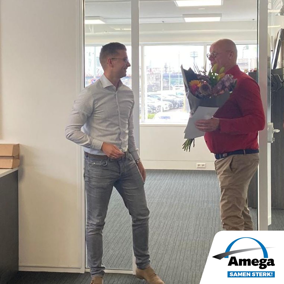 𝟏𝟐,𝟓 𝐣𝐚𝐚𝐫 𝐢𝐧 𝐝𝐢𝐞𝐧𝐬𝐭! 📷| Deze week hebben we het 12,5-jarig jubileum van Anthony Kerkhof gevierd. Sinds 31 januari 2011 is Anthony in dienst en werkzaam als Commercieel Medewerker Binnendienst. Hij heeft o.a. gewerkt bij Fleet en Trade.