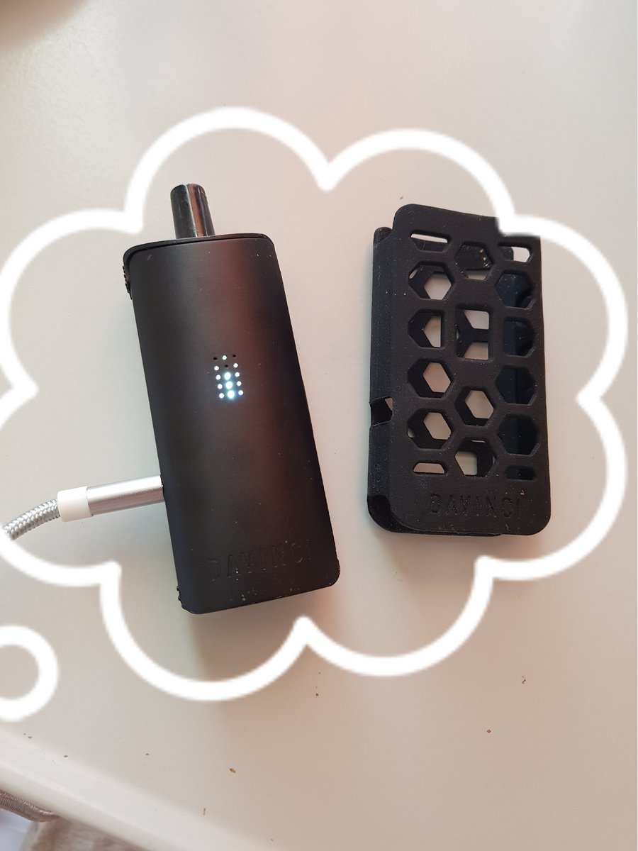 J'étais septique d'en acheter une... (fumer de la vraie  #weed sans combustion) surtout avant de comprendre qu'il faut aspirer en douceur... mais depuis c'est plus que tu bonheur à l'état pur surtout au niveau du goût...