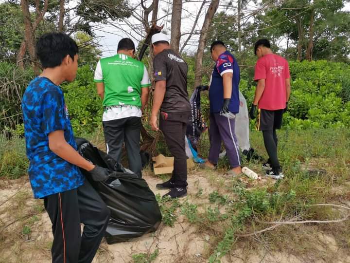 Program Plogging@Community Daerah Kuala Nerus 2023

Tarikh :31 Ogos 2023
Tempat : Pantai Batu Rakit Kuala Nerus

Rakan Muda 💪🏻 Yakin Boleh‼️
#RakanMuda
#TeamJBSNT
#PbsdKT/KN
