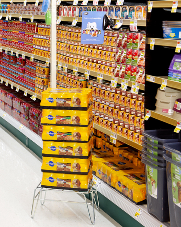 Winholt's tweet image. Economical merchandise display stand, highlights products in the aisle and promotes impulse buying. Single and double widths, they stack when not in use to save space!

#costeffective #displaymerchandiser #displaystand