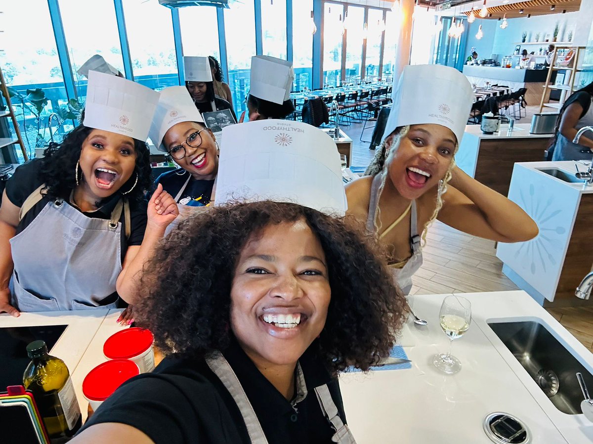 DVTSoftware's tweet image. 🍳🔥 DVT's Business Enablement Team sizzled in a cooking challenge team build this week at the Vitality Healthyfood Studio in JHB - 'Braaing the Weber Way'. 🍽️👨‍🍳🔥

#teambuilding #cookingchallenge #agileteams #collaboration #scrummasters #businessanalysts #teamwork
