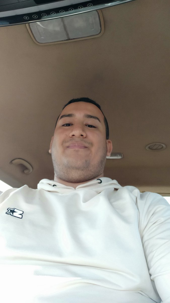 xaviikito's tweet photo. Por fiiiiin vierneeeees...
Felicidad a medias, esperando que gane Emelec mañana. https://t.co/ymldthkTKX
