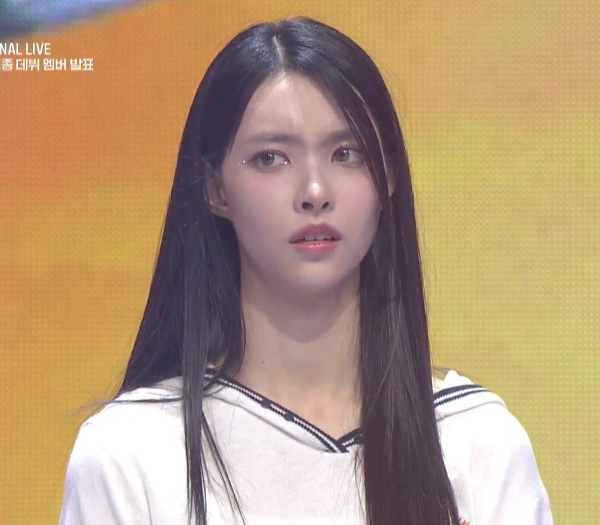 ouroraies's tweet photo. my reaction when jiwoo and jeemin didn't debut: 

RUNEXT FINAL RUN
#RUNextEpisode10 
#RUNext #알유넥스트 https://t.co/HQYjVEfkmY