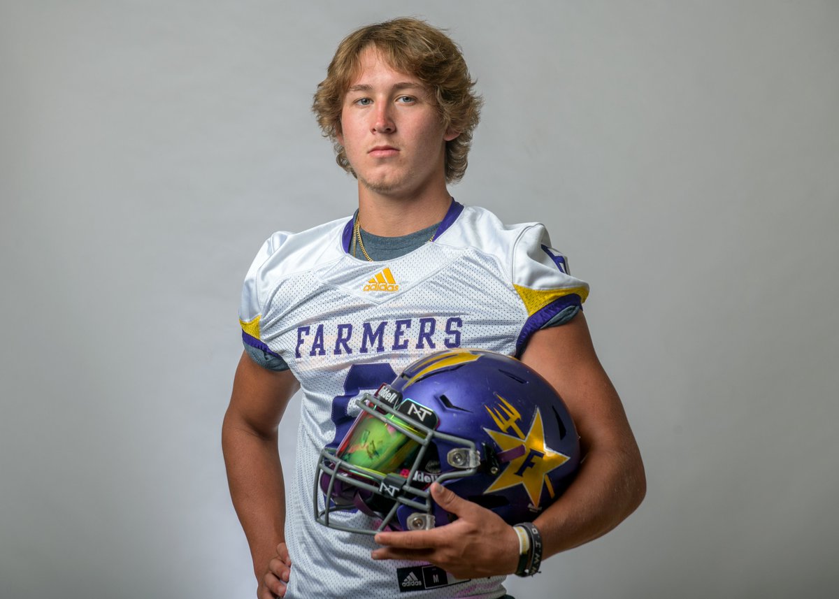 pjstarsports's tweet photo. Week 2 Friday Prep Spotlight-
@JackWheelwr1ght of @FCHSFarmerFB 
-Favorite NFL player: Jalen Ramsey
-Favorite college football team: Alabama

Farmington plays West Hancock, 7 p.m. Friday

@pjstar photo by @MattDayhoff

#pjspreps https://t.co/bsbCzfrrVQ