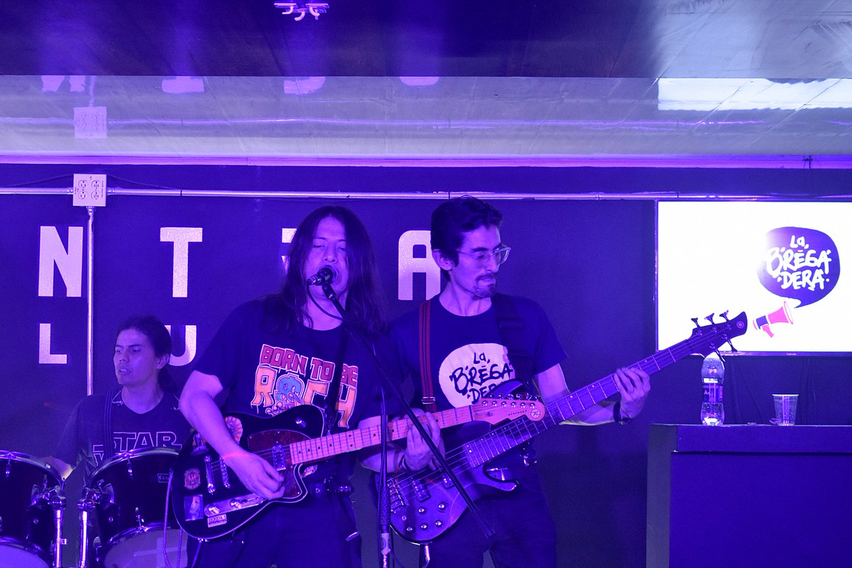 LaBregadera's tweet photo. 📢Les dejamos algunas foticos de nuestro toque en Mantra Club Rock  🎶Tuvimos un momento increíble en esta tarima. Estén pendientes de nuestras redes, lo que se viene es candela!🔥Seguimos Bregando para ustedes. 

#musicians #Musica #ska #reggae #FelizViernesATodos https://t.co/6yulhfBXfj