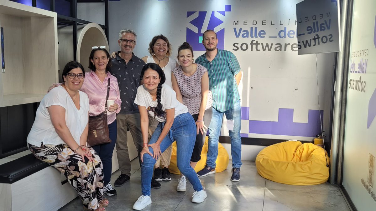 LeaMllt's tweet photo. @casaestrategias @somosf5_ @mechibarbara @carmen_diaz77 @rendongloriae @GlobalMigrat Tuvimos la suerte de poder visitar iniciativas que promueven temas de interculturalidad y diversidad: ¡gracias a #IntégrateMedellín @casaestrategias y #ValledelSoftware por su acogida! https://t.co/nOj4YiKITM