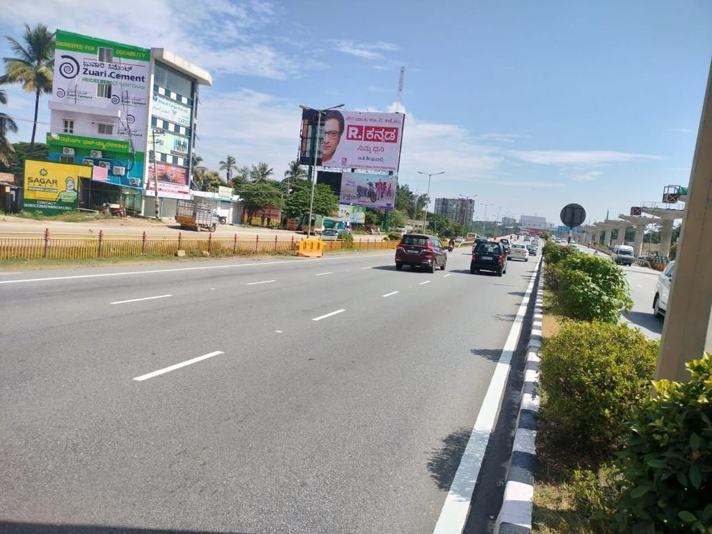 TheBabyDriverr's tweet image. Kudos To Arnab Sir for bringing #RepublicKannada into Karnataka News Market.