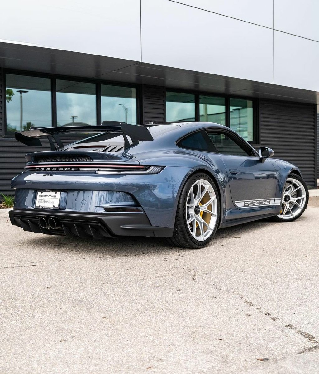 PorscheCIub's tweet photo. Paint-to-Sample Yachting Blue 992 GT3 https://t.co/z6ThTiyPPe