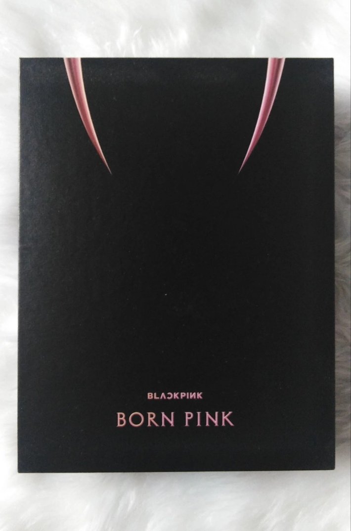 yoiuwonnie's tweet photo. wts || lfb blackpink bornpink album (unsealed) 

> pink ver - 300/250 if payo
> gray ver - 250/200 if payo
> set - 600/500 if payo 
> mop: gcash, mod: direct jnt
> reply/dm to claim
> can send album condi

🏷️ blackpink bornpink album unsealed jisoo jennie rosé lisa https://t.co/UPolIkv5HU