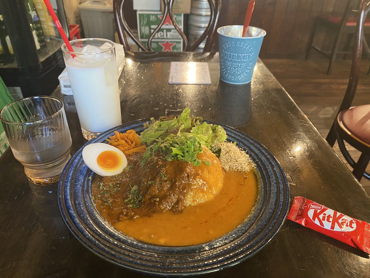 tejicoco's tweet photo. 今日はマキオタニカリーをいただきました。
あいがけカリーとてもおいしかったです。
2周年おめでとうございます！

#マキオカリー
#マキオタニカリー #五反田
#さらばBAR https://t.co/hKLLSSpIUP