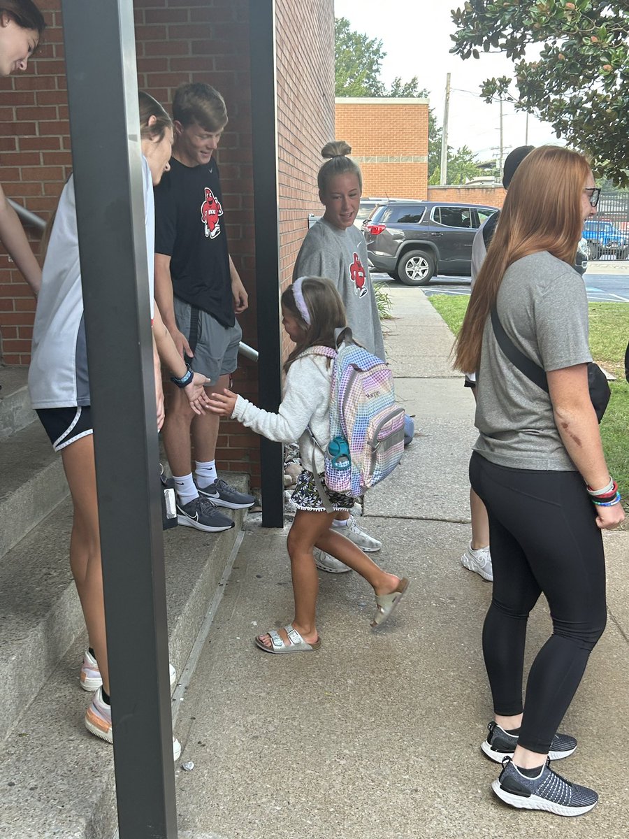 W R. McNeill Elementary tweet media