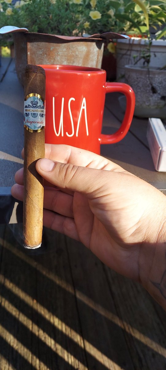 csb329's tweet photo. Almost forgot to post this...Friday morning #LeafAndBean on the deck! Have a good day today everybody! #OGMisfitGang #NeverARepeat #CigarSniffers #Homestead https://t.co/ksFcSNTVMf