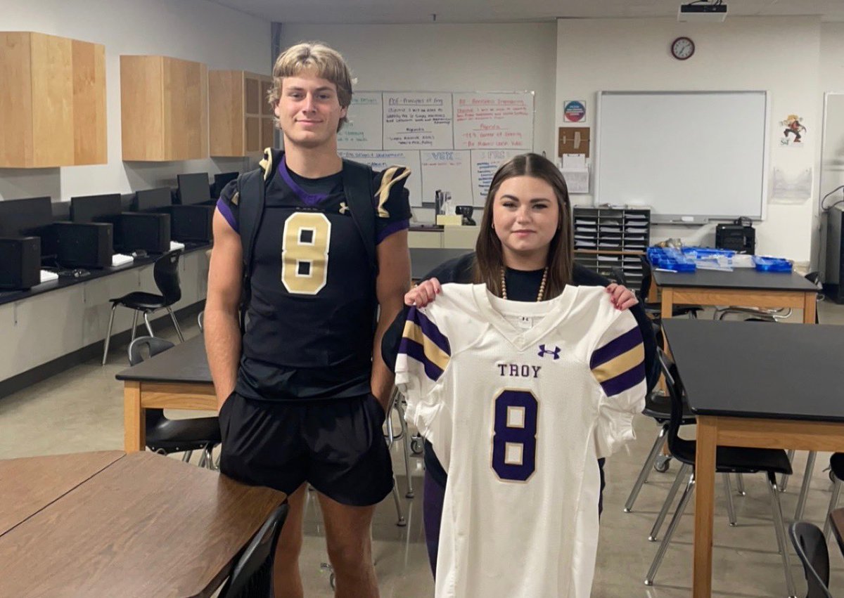 TBHS_Football's tweet image. Week 2 TBHS Football Teachers of the Week:

Ms. O’Hara - Myles Freeman
Mr. Means - Kayden Robbins

Thank you for making an impact on our student athletes! 

#GoldStandard