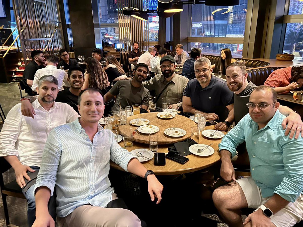 gazzadaly's tweet photo. @Cisco Impact in Las Vegas โ
Highlights included meeting my @meraki MEA team ๐๐ป Ciscoโs Purpose / AI / Sustainability / Security & Ciscoโs Cloud Networking vision. I LOVED @jasonsudeikis speech about not wanting to play a jerk in @TedLasso ! Refreshing to hear this #ciscoimpact https://t.co/aiyu0OQFV0
