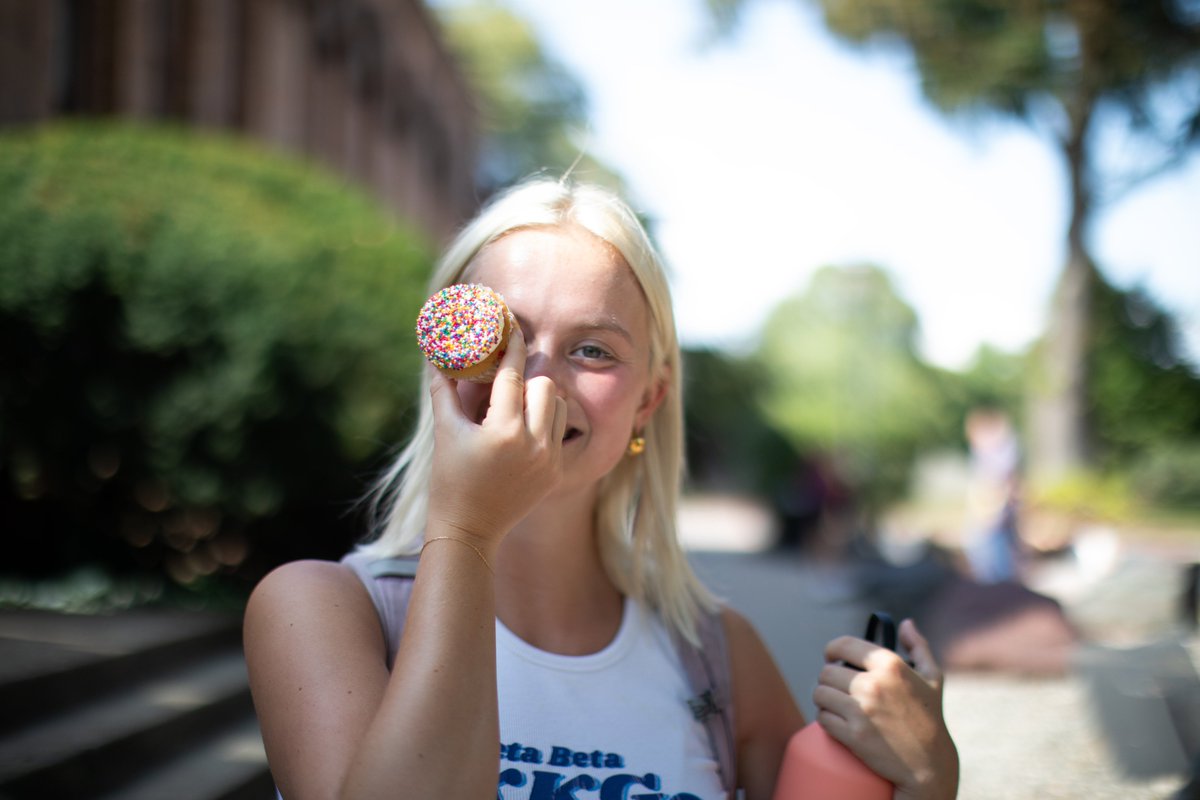 LafCol's tweet photo. Did someone say free birthday cupcake? 🧁🎊

The Dean of Students Office and Sweet Girlz Bakery are teaming up to help students celebrate their special day! Starting this fall, students will receive an e-birthday card that may be redeemed for a FREE cupcake. https://t.co/Wf6VQnFWd0
