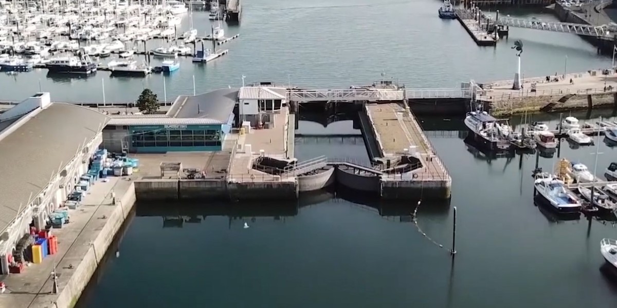 ThinkFishPlym's tweet image. NEWS: Work starts next week (Monday September 4) on a major £3m repair and maintenance project for Plymouth’s lock gates at Sutton Harbour.

Read the full press release: lockgates.info/work-starting-…

More information is available on the project website:
lockgates.info