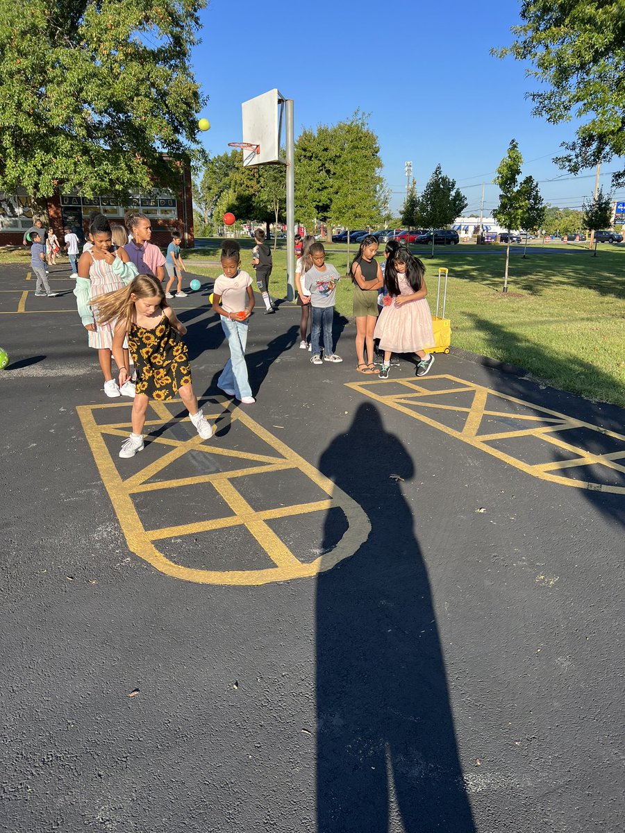 Hoppin’ into the long weekend in PE <a href="/ZacharyTaylorEl/">Zachary Taylor Elementary</a> #ZTPE #hopscotch