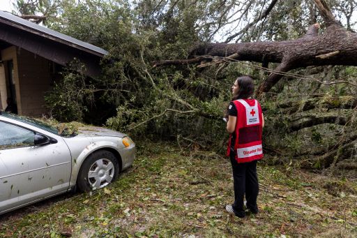 RedCrossNFL's tweet photo. More than 400 Red Crossers are on the ground providing comfort and relief to people impacted by #Idalia. An additional 200 Red Crossers are traveling to support sheltering and relief efforts.

If you need help finding resources, call 1-800-RED CROSS (800-733-2767). https://t.co/v6pv4RlzHg