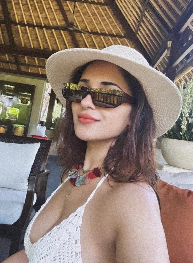 F48dzcTXEAE-ILK?format=webp&name=900x900