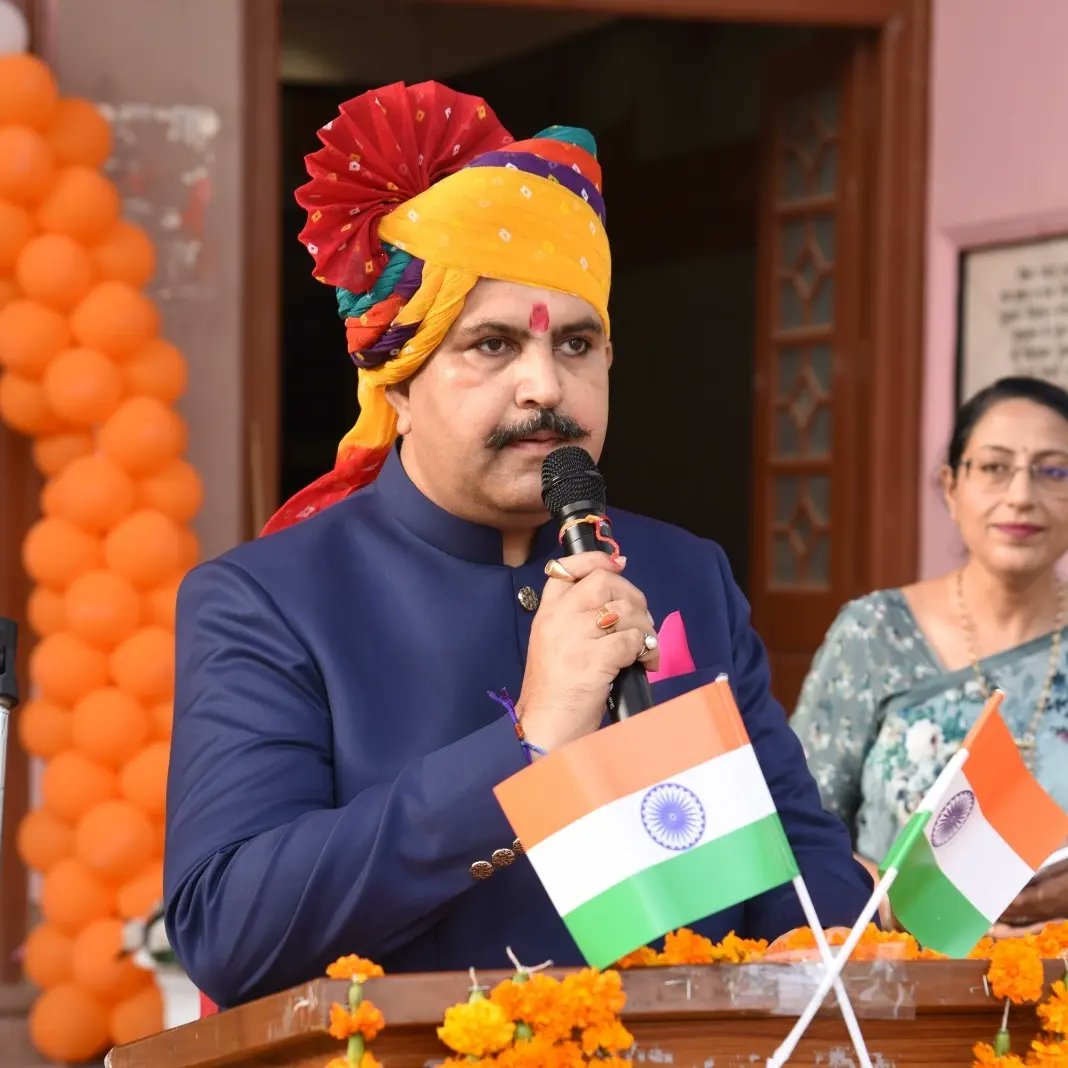 DrBhamoo's tweet photo. Happy Birthday sir🎂🎂
Principal &amp; controller- sardar patel medical college bikaner
@Principalspmc @DrGunjanSoni2 https://t.co/isS8cKgpOR