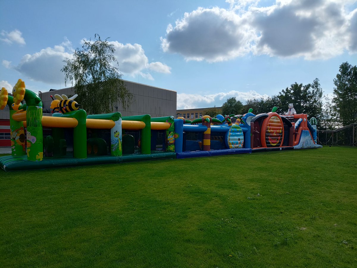 Na een intensieve werving en selectie hebben we vandaag 16 nieuwe beroepscollega's verwelkomd bij <a href="/BRWGroningen/">Brandweer Groningen</a>! Vanochtend begonnen met het afleggen van de eed en we eindigen met iets actiefs. En dan op naar de introductieperiode en de opleidingen.