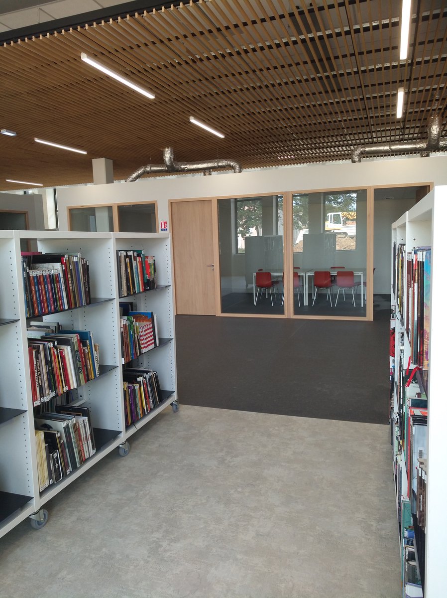 Ce lundi 4 septembre, après 5 ans de fermeture pour travaux du bâtiment A2, un premier espace de la BU Lettres va rouvrir au public à partir de 9h00 : la salle de Lettres.
bu.univ-poitiers.fr/reouverture-pa…