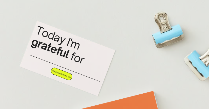 ana_pineda_'s tweet photo. Before you switch off today the computer, here I little reminder to practice some gratitude! We do on Fridays, not only thinking about today but for the whole week π₯°
#MindfulScientificWriting #MindfulProductivity #AcademicTwitter #PhdChat #ECRchat @Momademia