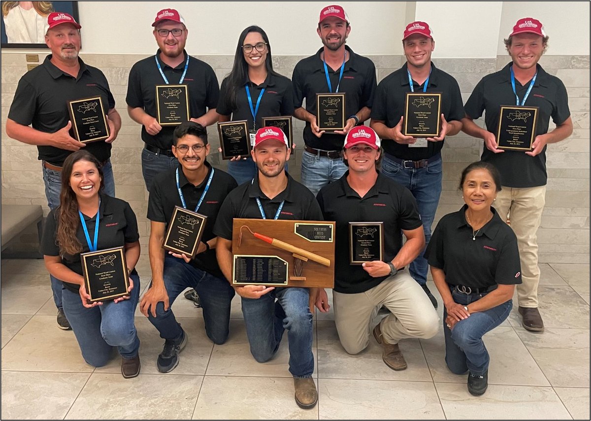 U of A #WeedScience team, #CropScience majors, wins National Weed Contest; team of Tristen Avent, Pamela Carvalho-Moore, Jared Smith,  Sam Noe also won southern region; coached by profs Nilda Roma-Burgos & Jason Norsworthy rb.gy/ju5y9🏆

#AgFoodLife