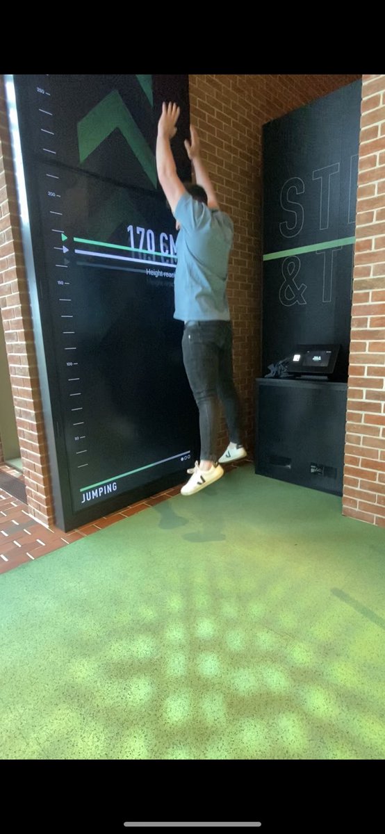 caoimheeg's tweet photo. Jumping for Ireland 🇮🇪 💚 #IRE2RWC 
@IRELimerick https://t.co/1rtHL4Ohn7