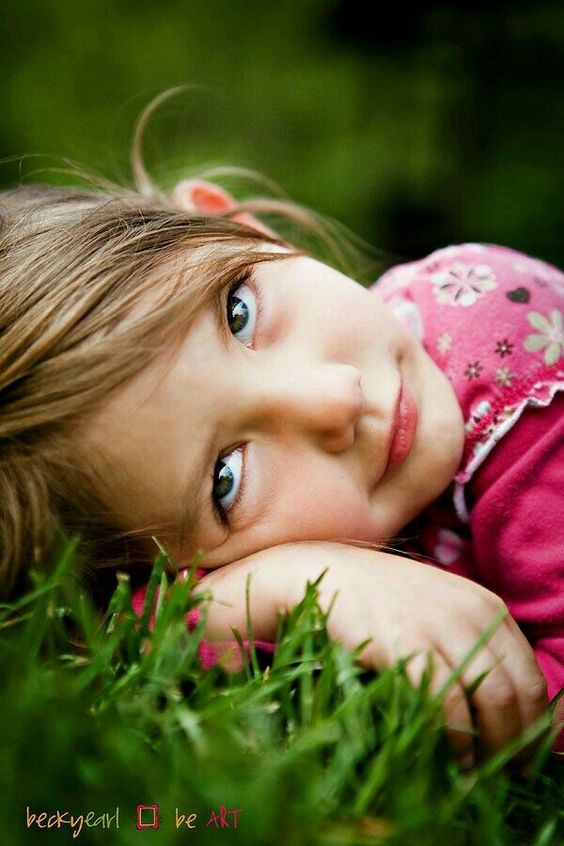 Il tempo riordina l'importanza di certe cose nella nostra vita. I giganti, tornano nani, I mostri, tornano fate, Le lacrime, sorrisi... "   
Emin Hersh