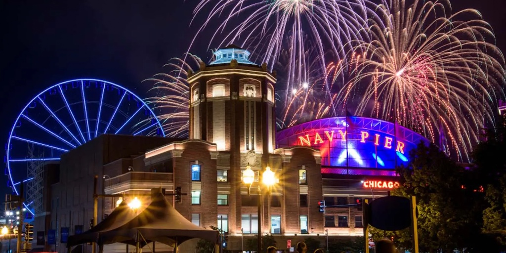 artonthemart's tweet photo. Need plans for your #LaborDay weekend in the Windy City? Pictured are some of the best things to do this weekend πππ€οΈ #WestLoop #ArtFest, #WingOut Chicago, fireworks @NavyPier β and of course, #ARTonTHEMART nightly 9.30pm CT!
π· @StarEvents, Green Curtain Events & #NavyPier https://t.co/0Z60NPQ3bx