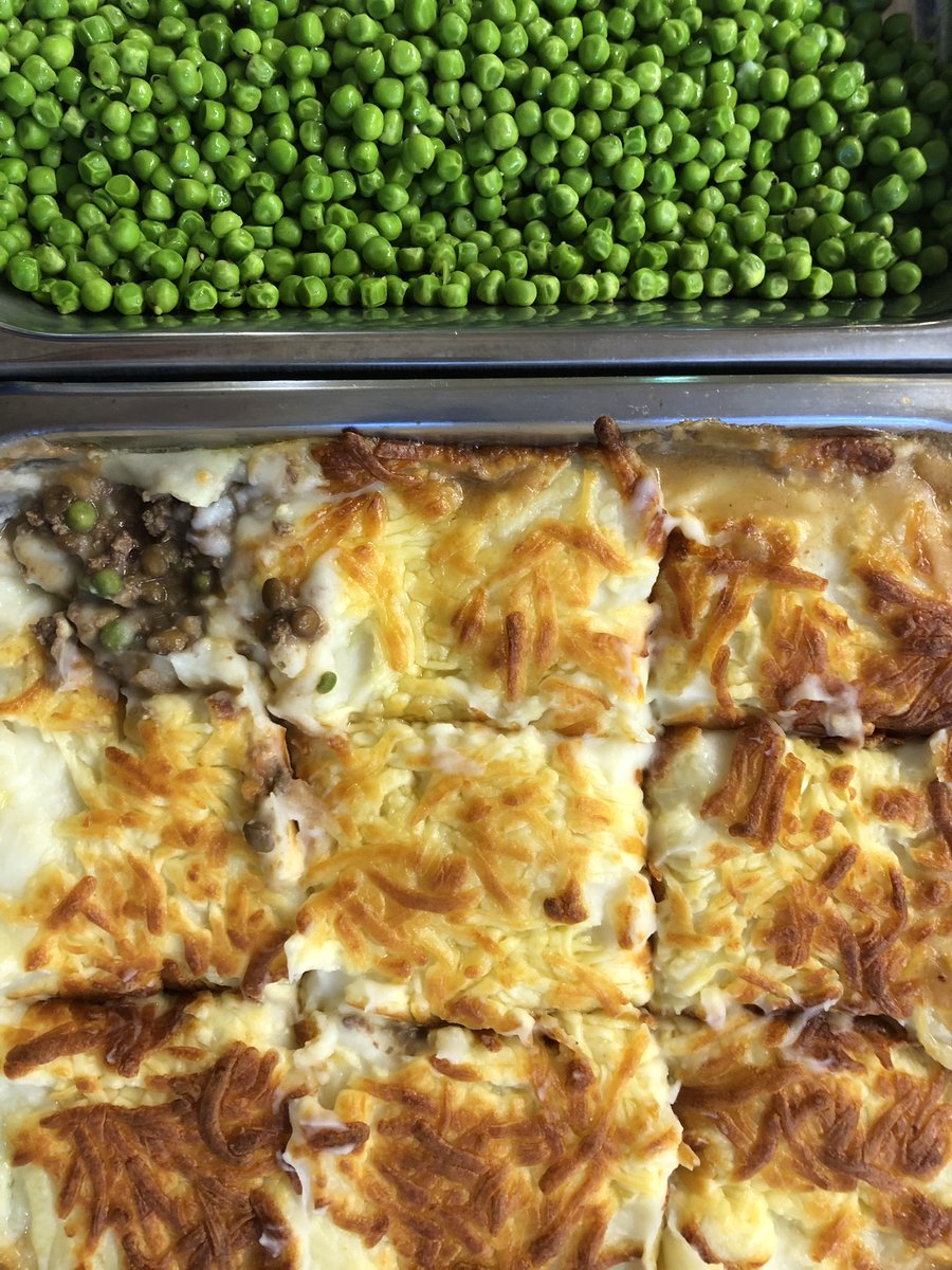 Did you know RKF runs a Supper Club every Thursday evening at 📍Priory Court Community Centre, Walthamstow

We serve a free hot homemade meal for anyone in the neighbourhood who is hungry  ❤

If you're interested in volunteering get in touch  📧