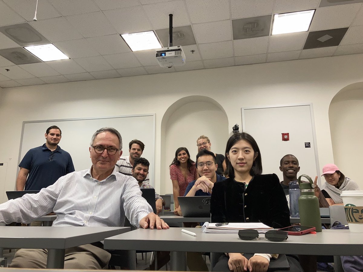 RaoulDelcorde's tweet image. Delighted to teach this semester at @Georgetown to graduate students @georgetownmsfs with a course on international diplomatic negotiation. Nice to be back in DC where I served as a senior diplomat at the end of the 1990s!