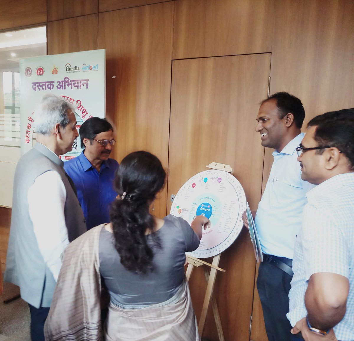 Today, Mr. Sudhansh Pant, the Union Health Secretary, visited the NHM building in Madhya Pradesh and received a briefing on the functionality and purpose of the RI Wheel. The Health Secretary praised the tool's utility and effectiveness. @MoHFW_INDIA @healthminmp @NHM_MP