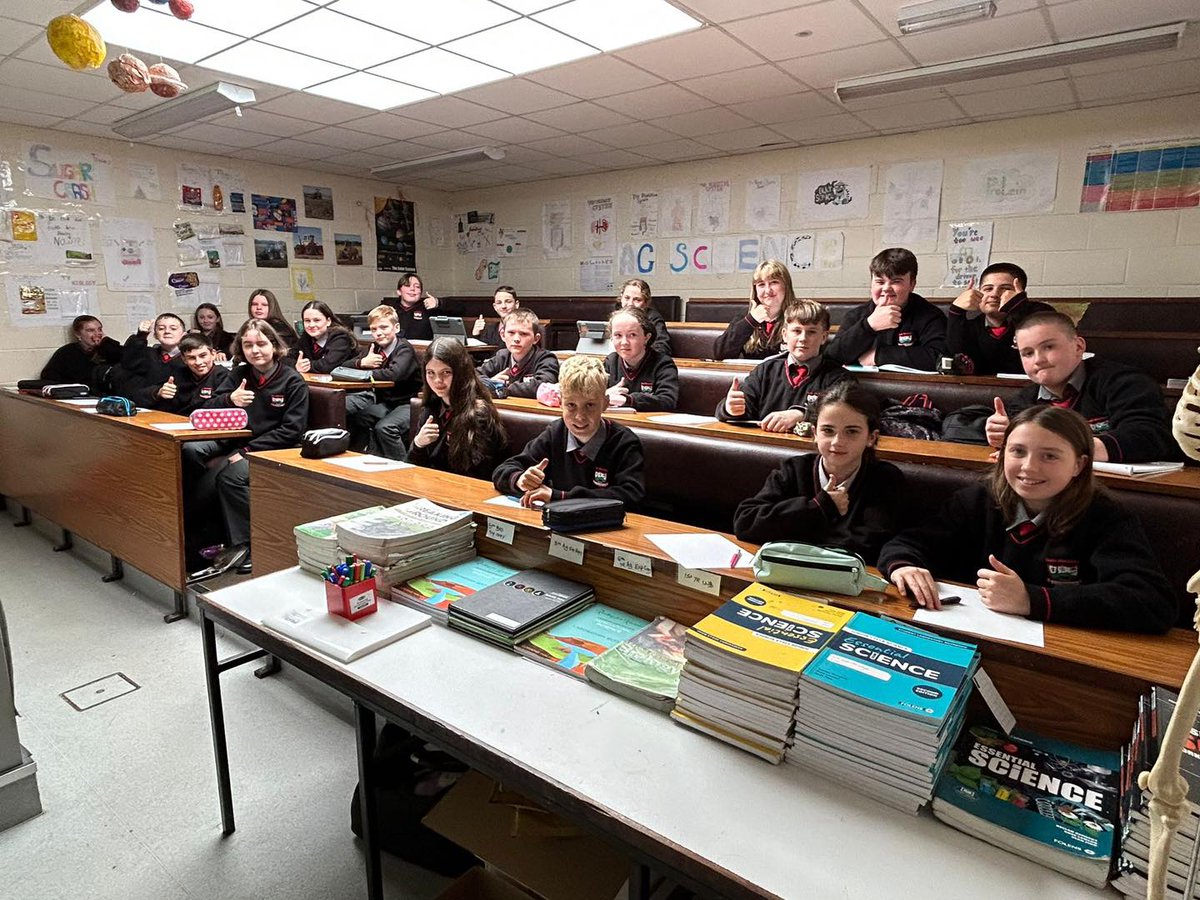 CFionnchua's tweet photo. Class Daithí were introduced to their short course taster module in Agricultural Science today! #leadinglearning #newlearningexperience #wearecetb https://t.co/7ICq89DQmd