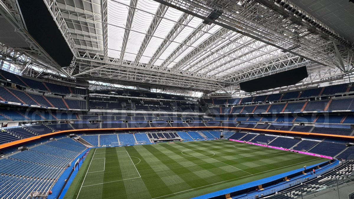 MadridXtra's tweet photo. The Santiago Bernabéu is set.

📸 | @maribeldejesusd https://t.co/xerw7BM8YY