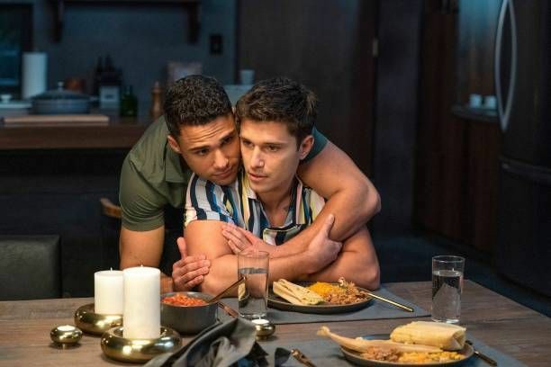 CarloseTK's tweet image. Which couple does the public prefer?
Or which one has more audience?
TK and Carlos or
Henry and Alex. 
#RedWhiteAndRoyalBlue 
#911LoneStar
#alexandhenry
#Tkandcarlos