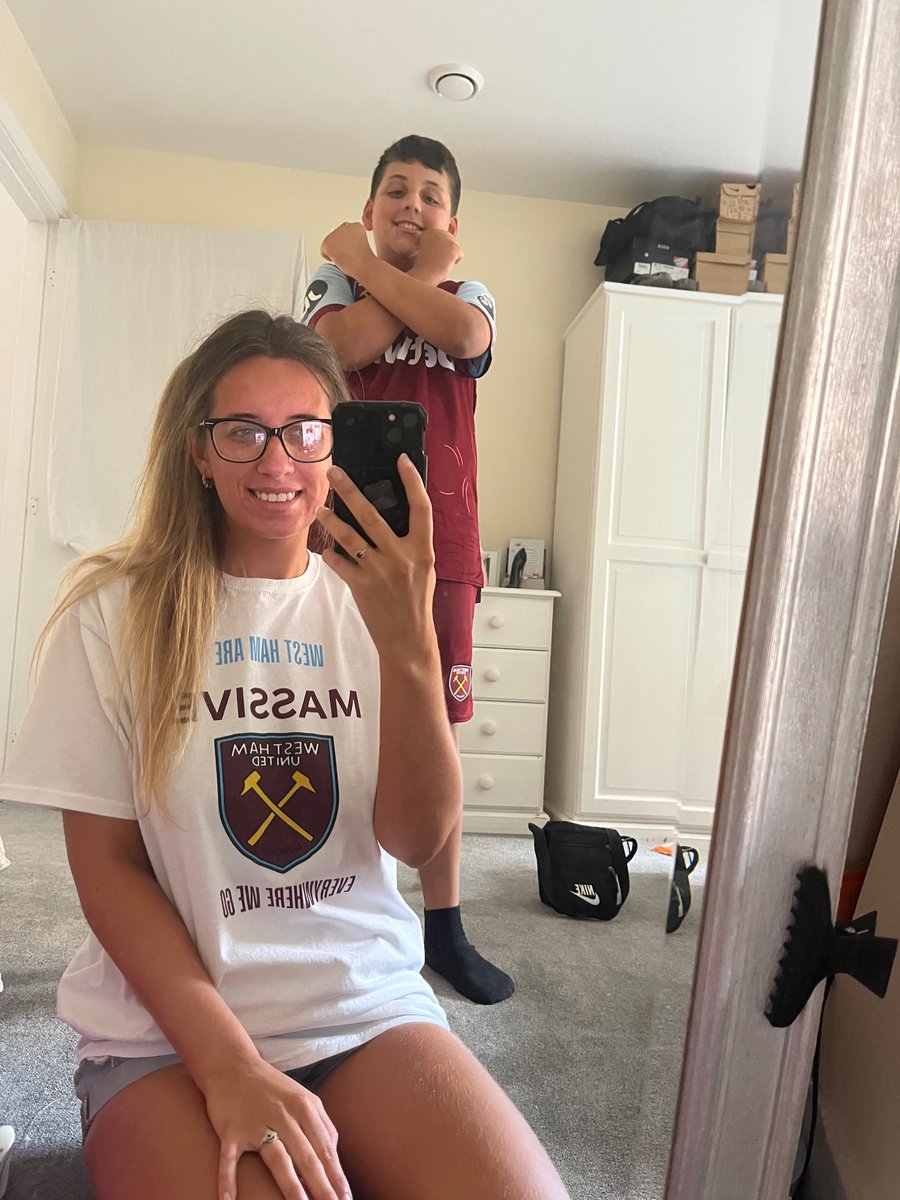 chlowalsh_'s tweet photo. https://t.co/yxvjRjqOca 
West Ham Are Massive ⚒️⚒️ T-shirts on Etsy #westham #whu #whufc @WestHam https://t.co/BGTNobkeat