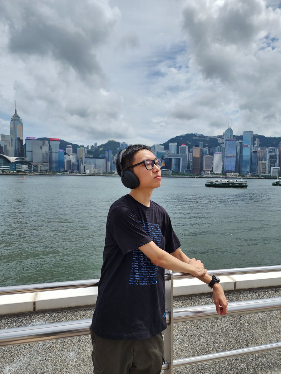 JackyyTV's tweet photo. As some of you might have noticed already, I finally have a new profile picture without a mask on after 5 years! 🥹

Thank you to my friend who wish not to be named for taking these pictures for me! 🙏🏻

Also, Sony did not pay me to say this, but these WH-1000XM5 headphones are amazing, highly recommend getting them if you are in need of a pair of Bluetooth headphones that sound great! 😄

#NewProfilePic
