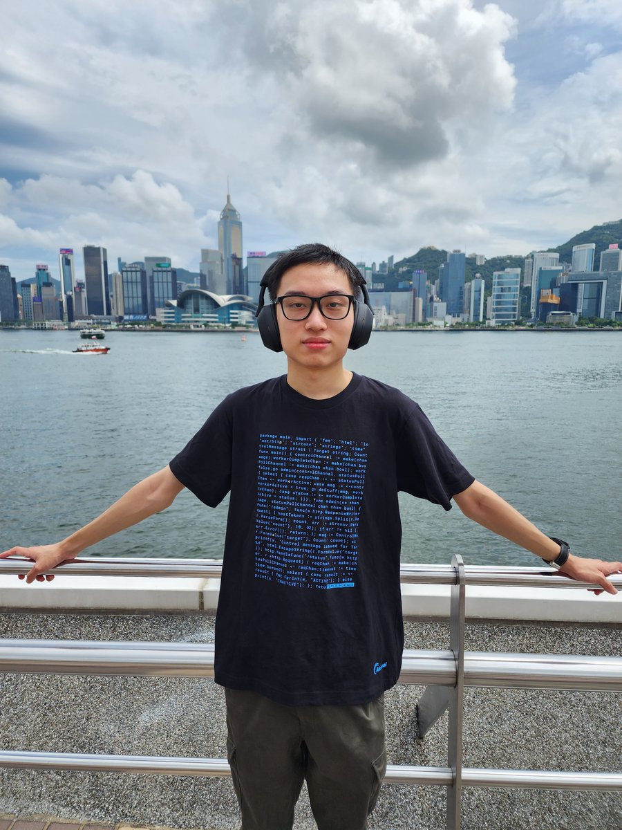 JackyyTV's tweet photo. As some of you might have noticed already, I finally have a new profile picture without a mask on after 5 years! 🥹

Thank you to my friend who wish not to be named for taking these pictures for me! 🙏🏻

Also, Sony did not pay me to say this, but these WH-1000XM5 headphones are amazing, highly recommend getting them if you are in need of a pair of Bluetooth headphones that sound great! 😄

#NewProfilePic
