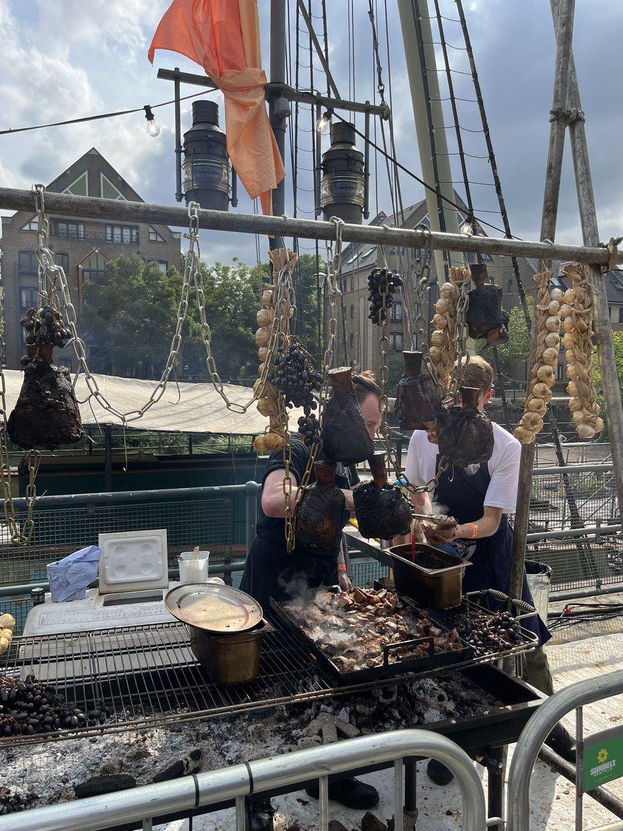 marke0106's tweet photo. @MeatopiaUK Awesome!!! What a day so far #Meatopia https://t.co/DsQeWvY5q6