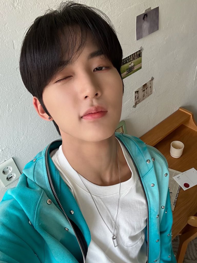 SBRXXZX's tweet photo. 휘야 휘야 제 픽은 이거요😁 https://t.co/KHvgeYN1hy