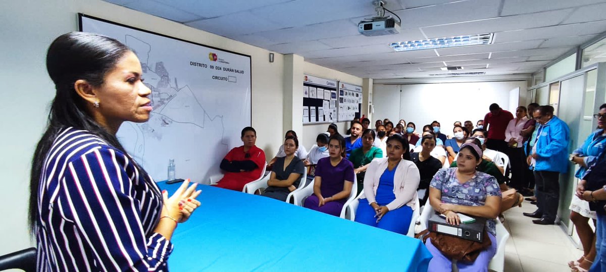 Salud_Guayas's tweet photo. Directora Distrital 09D24 @RuthQuinteroSa1 da la bienvenida a los Profesionales de Rural de la cohorte septiembre 2023- agosto 2024 que estarán en los diferentes Centros de @Salud_Ec de los cantones de #Durán y #Samborondón. https://t.co/yoLa4g2MAK