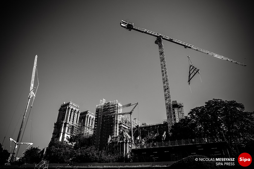 nicographie's tweet image. «La Ferme de Notre Dame» La PHOTO du Jour du 11 juillet 2023 #LaPhotoDuJour #JournalPhoto messyasz.fr/FDJ/32478 
Dans  le cadre des travaux de reconstruction de ND de Paris, le premier  element de la charpente (ferme) a ete livre par barge, le 11 Juillet 2023.
