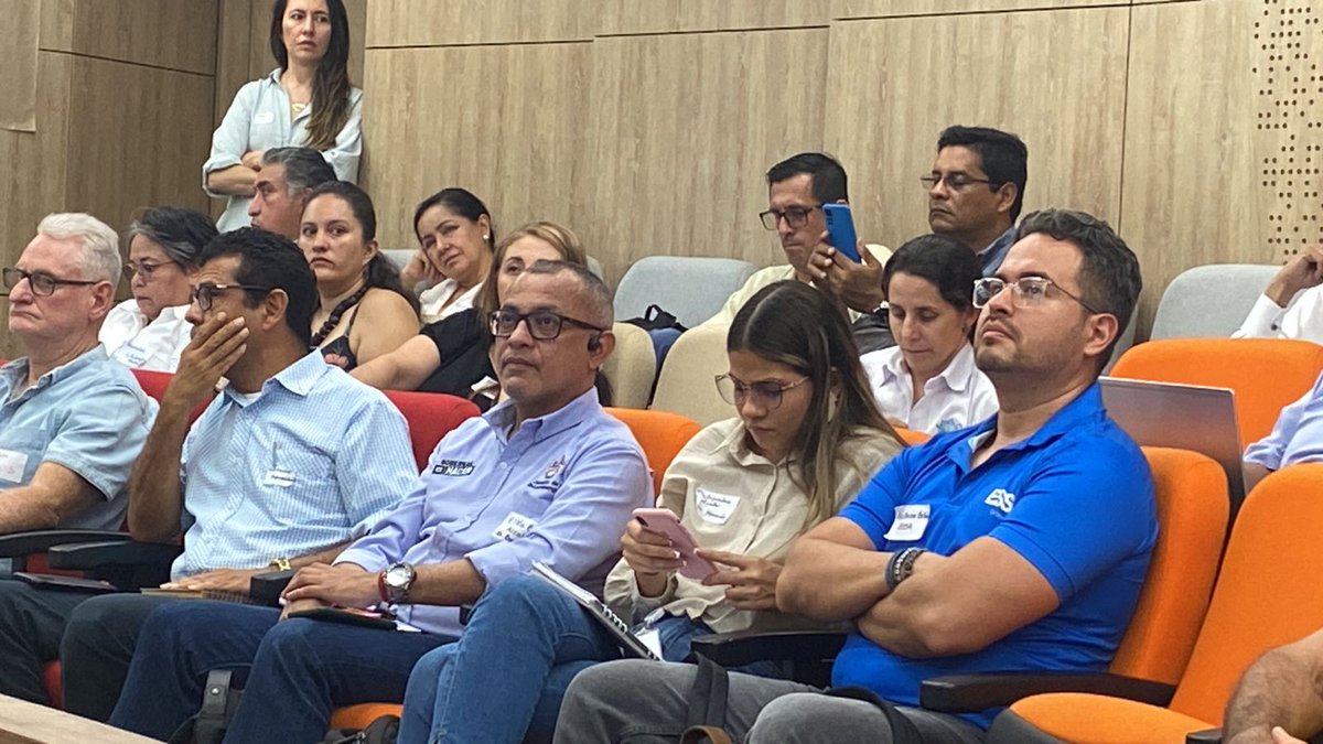 elkinbl75's tweet photo. @AlcaldiaBGA se une a la creación del Clúster de Soluciones Basadas en la Naturaleza #SbN en #Santander 👏, convocado por @giz_colombia @TNC_Colombia @FondoAccion #Kimsa #Iki #SOINatura. #Bucaramanga #Biodiverciudad.
🏡🌄🌳🦜🌼💦 https://t.co/Ey7bj9l8jK