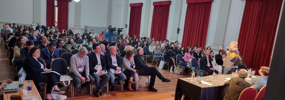 Genial ver a tanta gente interesada en el libro