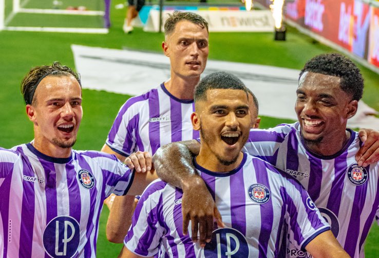 ActuL1_'s tweet photo. De la Ligue 2 à un match de Coupe d’Europe à Anfield en 2 ans 🤩💜

Toulouse entre dans une nouvelle ère ⚡️ https://t.co/cGgcCIIbR5