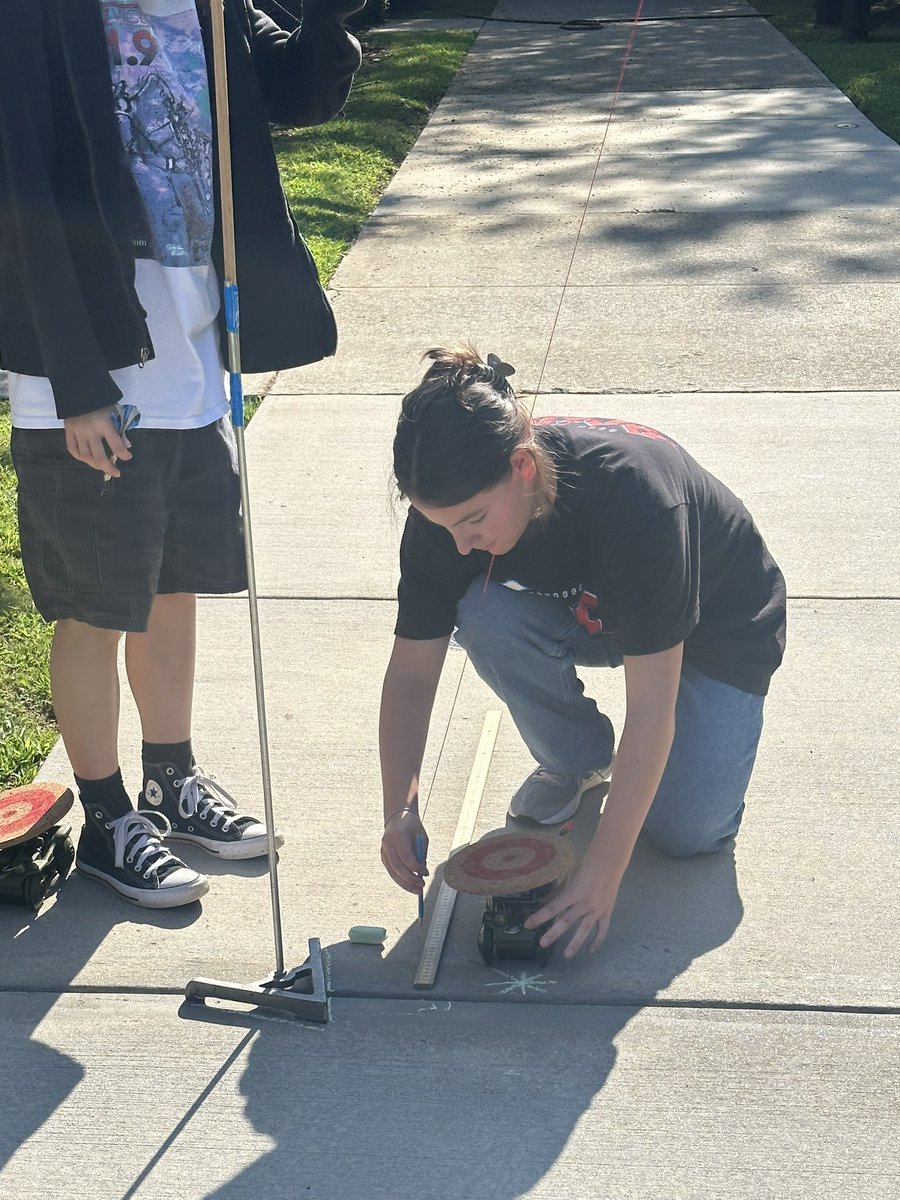 CoachHCross's tweet photo. Another Friday fun lab to get hands on experience with physics concepts! Today was target practice when free fall meets constant horizontal velocity. @HoochHappenings https://t.co/ryfEgKdfXO
