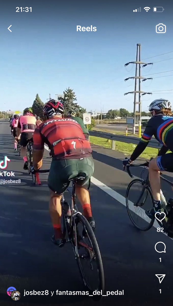 JavihRuiz's tweet photo. @pmcarignano Todo muy lindo los banquineros pero van a hacer algo con las bicicletas q andan durante todo el fin de semana por la panamericana??? Hasta se filman y lo suben a la redes!!! Hagan algo antes de q ocurra una tragedia!!! La bicicletas no pueden circular por una autopista!! https://t.co/BkFO1GygEX