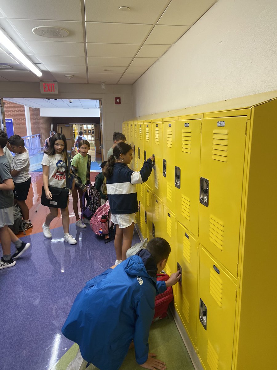 donato_piselli's tweet image. One of the biggest worries for our new Grade 5 students is lockers. Today is Day 3 and here are our Grade 5 students successfully opening their own lockers. I don’t think they’re worried anymore.